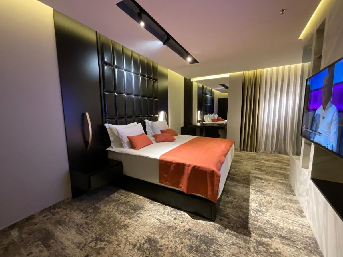 Palace Hotel & Spa Titova Mitrovica 外观 照片