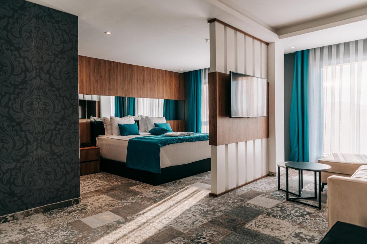 Palace Hotel & Spa Titova Mitrovica 外观 照片