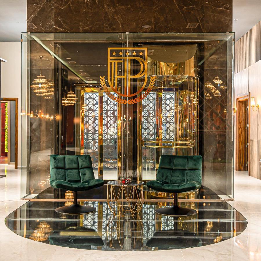 Palace Hotel & Spa Titova Mitrovica 外观 照片