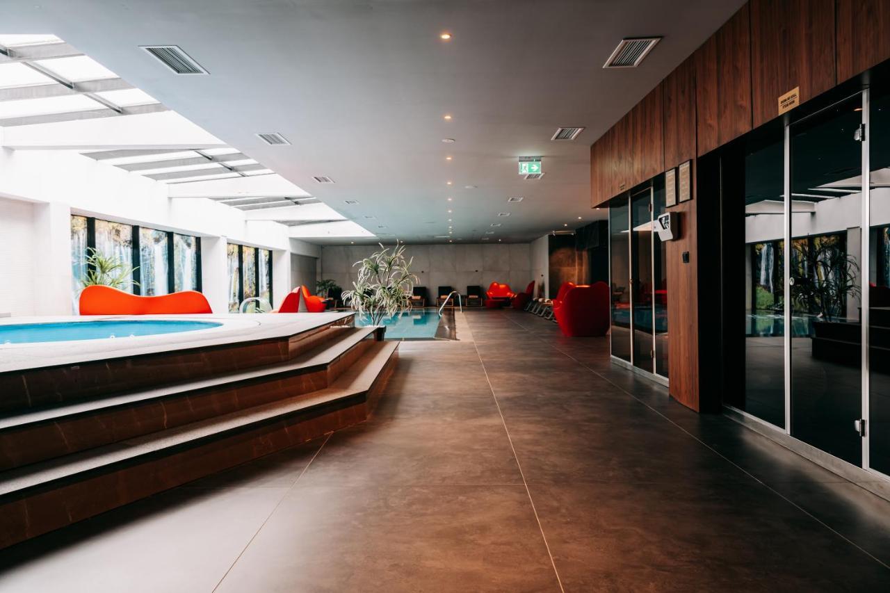 Palace Hotel & Spa Titova Mitrovica 外观 照片