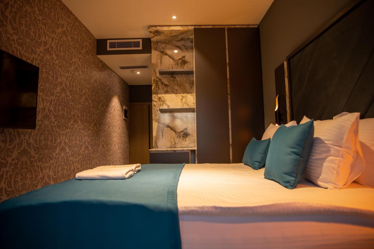 Palace Hotel & Spa Titova Mitrovica 外观 照片
