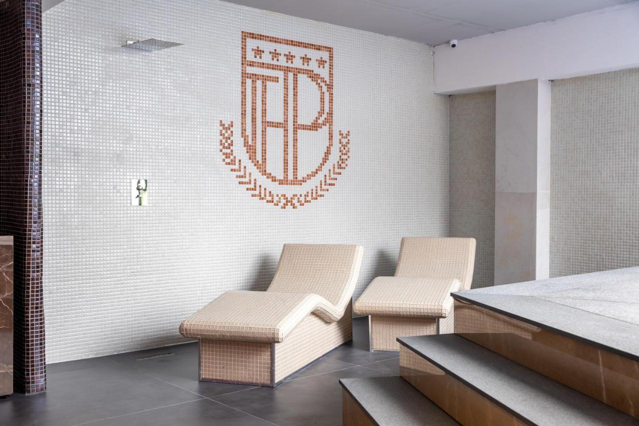 Palace Hotel & Spa Titova Mitrovica 外观 照片