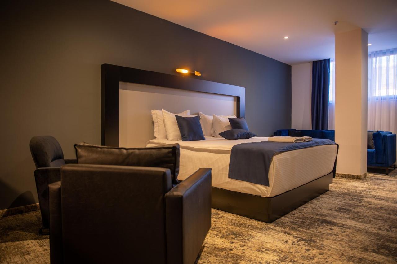 Palace Hotel & Spa Titova Mitrovica 外观 照片