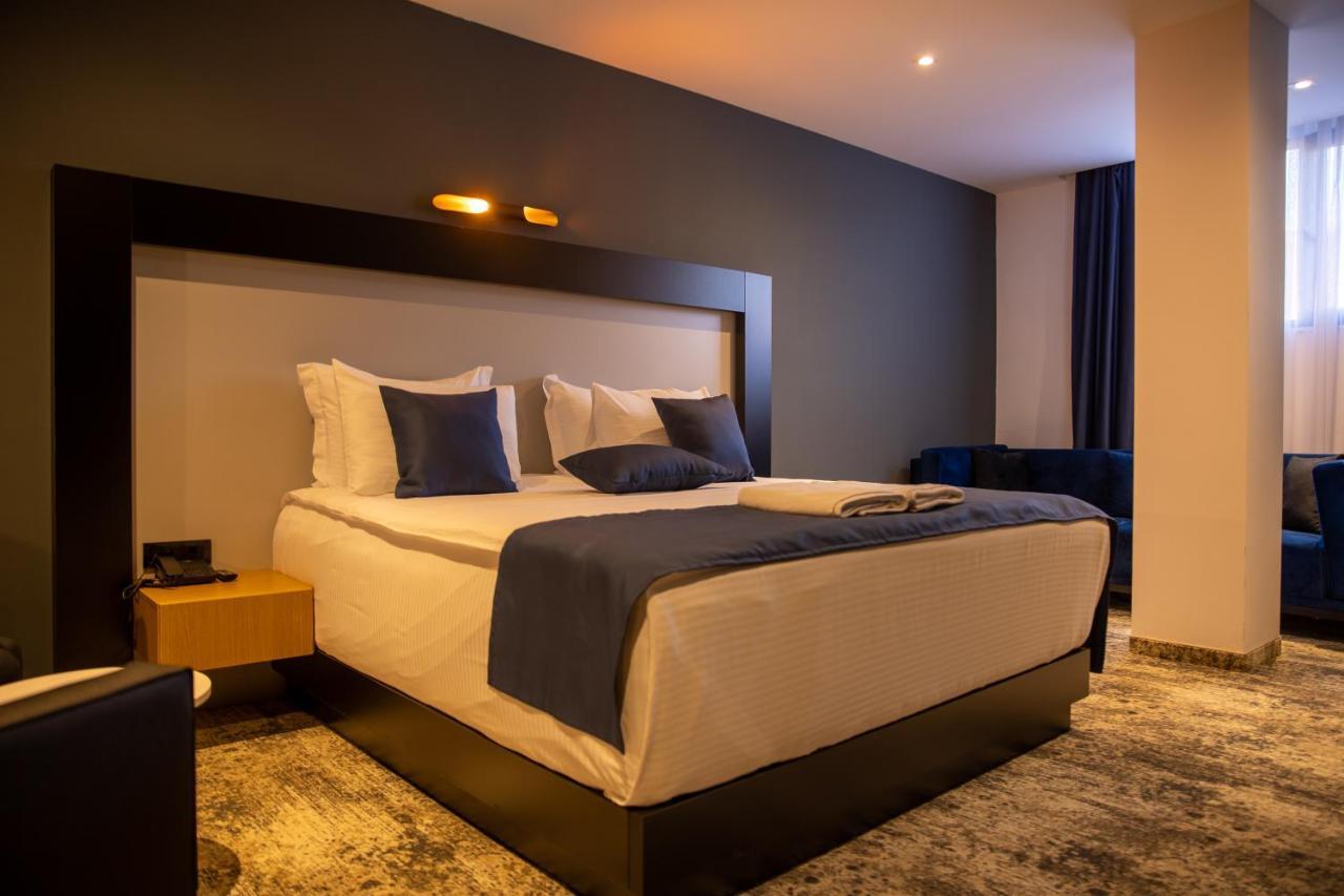 Palace Hotel & Spa Titova Mitrovica 外观 照片