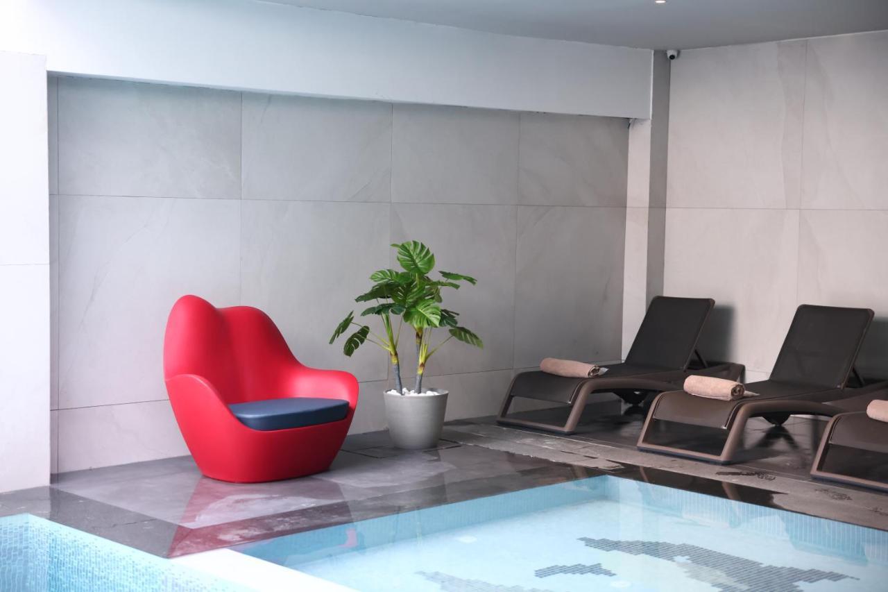 Palace Hotel & Spa Titova Mitrovica 外观 照片